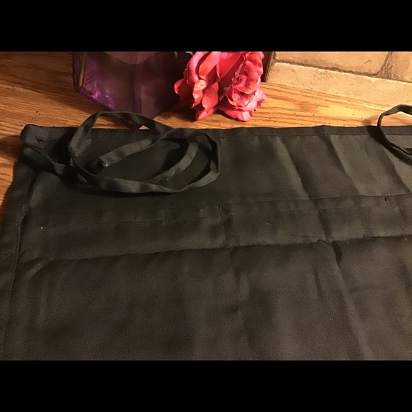 KNG Reversible 3-Pocket Black Short Serving Apron - Picture 2 of 6